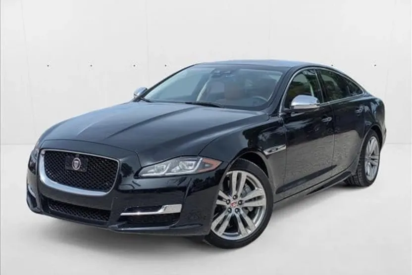 2019 Jaguar XJ R-Sport photo 1