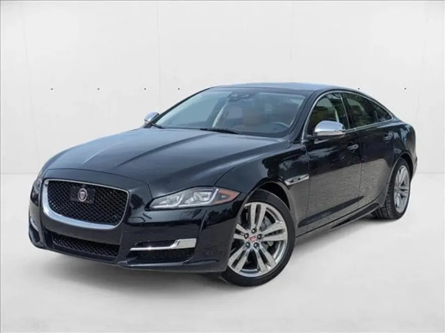 2019 Jaguar XJ R-Sport photo 1
