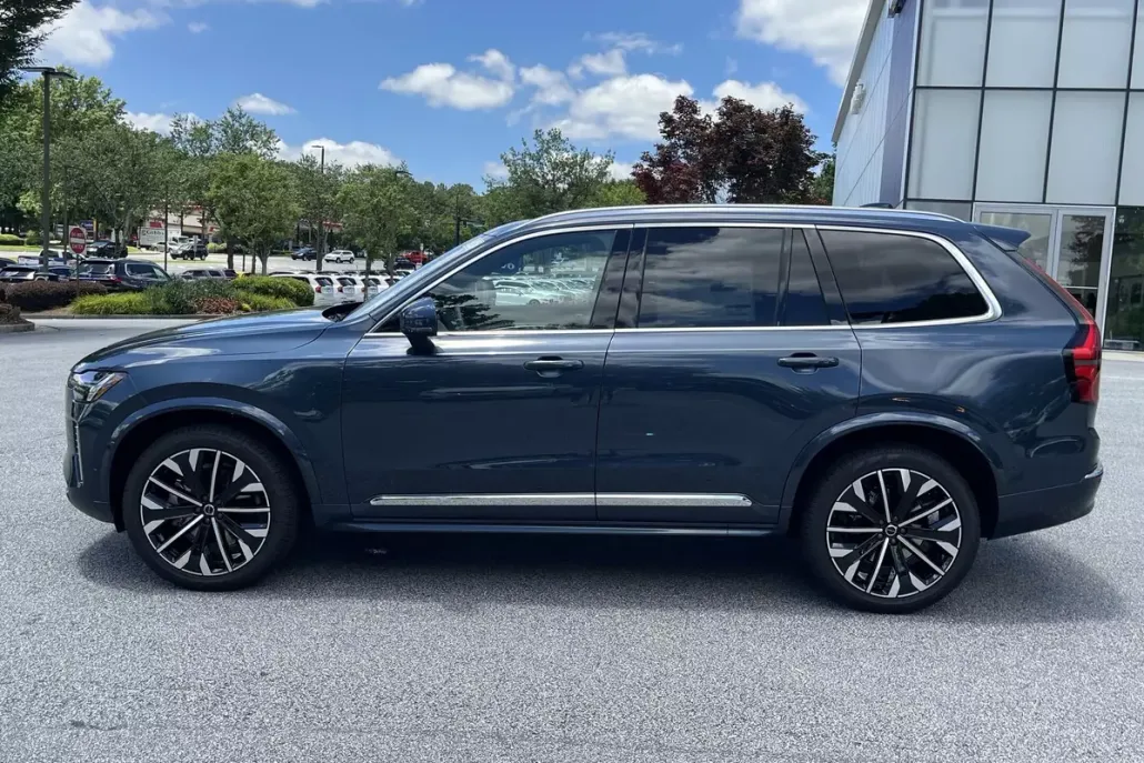 2026 Volvo XC90 Plus photo 1