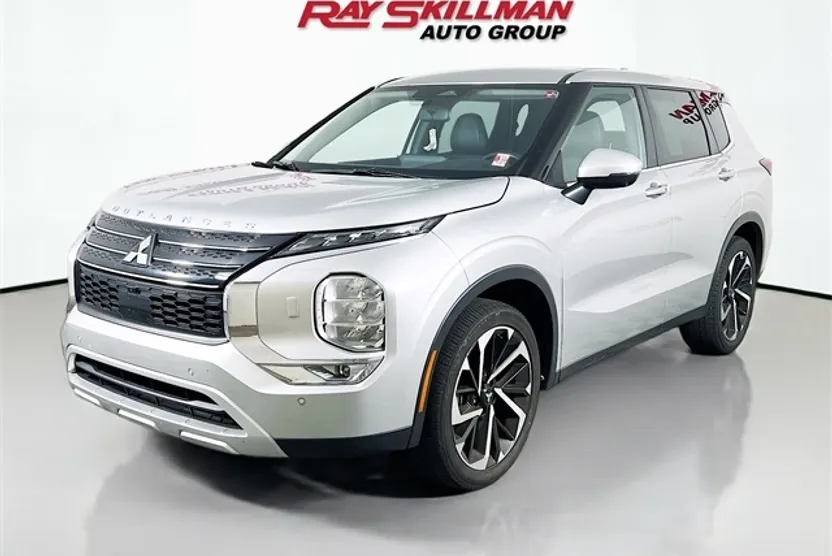 2022 Mitsubishi Outlander SE photo 1