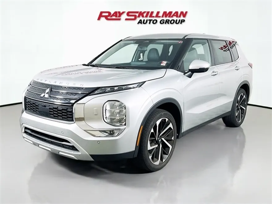 2022 Mitsubishi Outlander SE photo 1