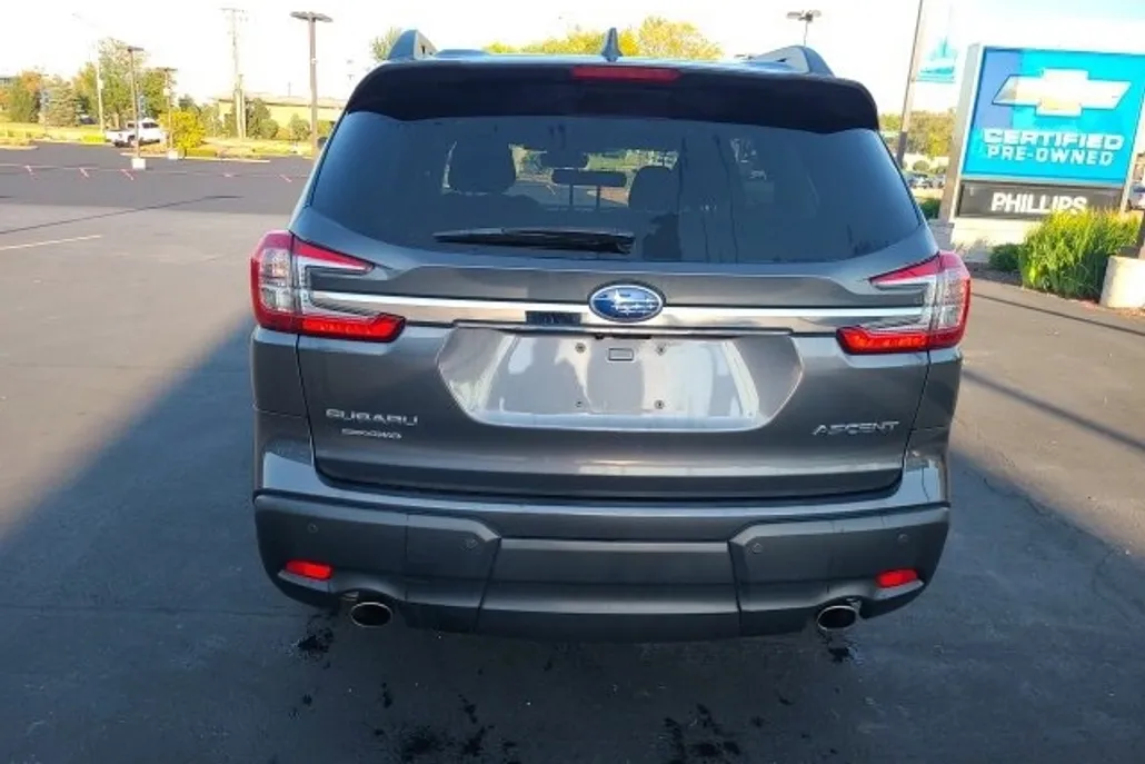 2023 Subaru Ascent Premium photo 1