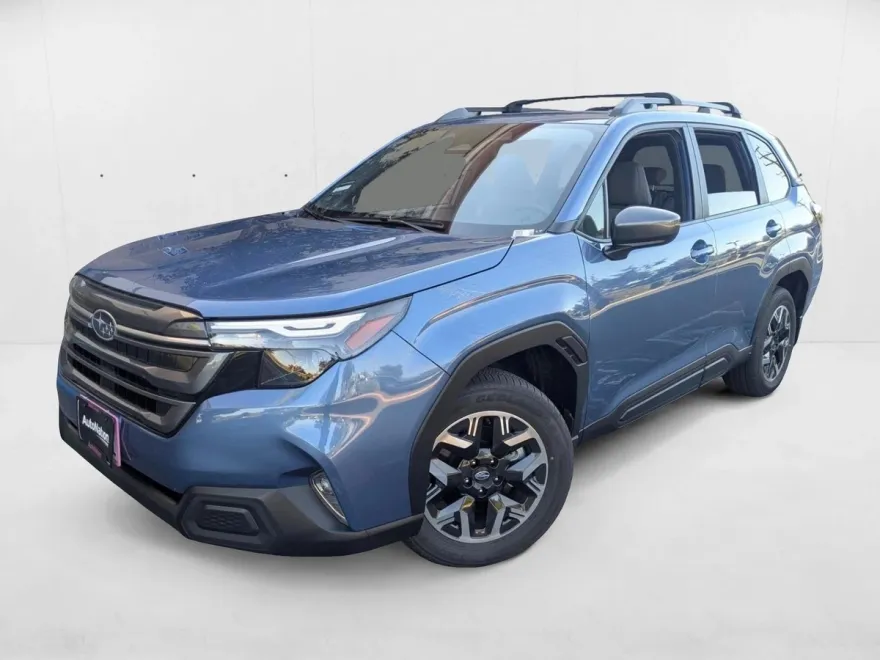 2025 Subaru Forester Premium Base photo 1
