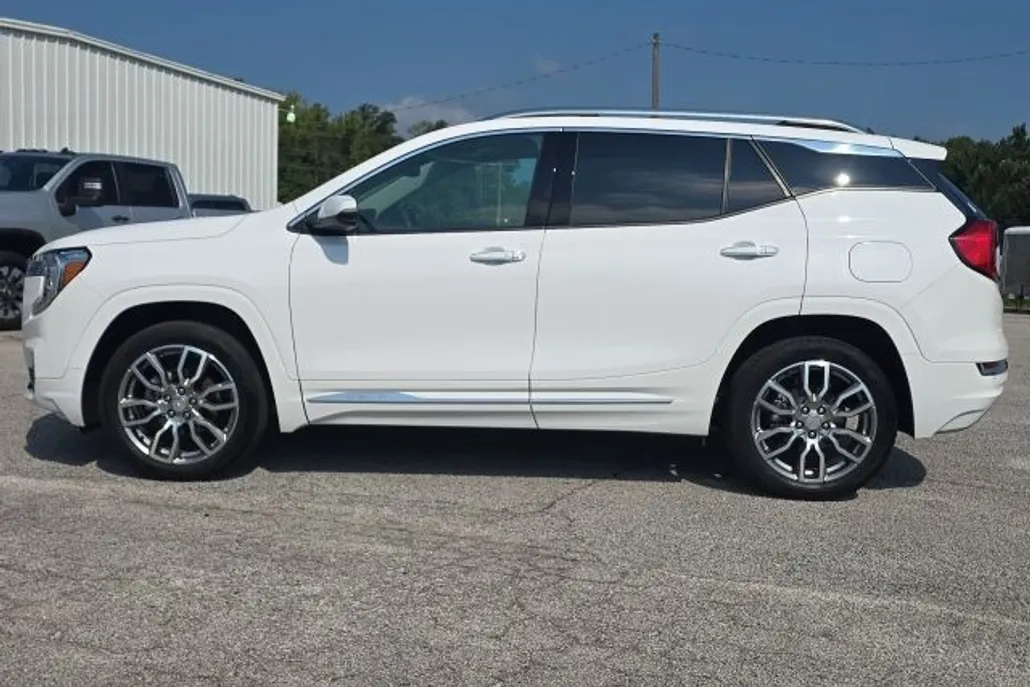 2024 Gmc Terrain Denali photo 1