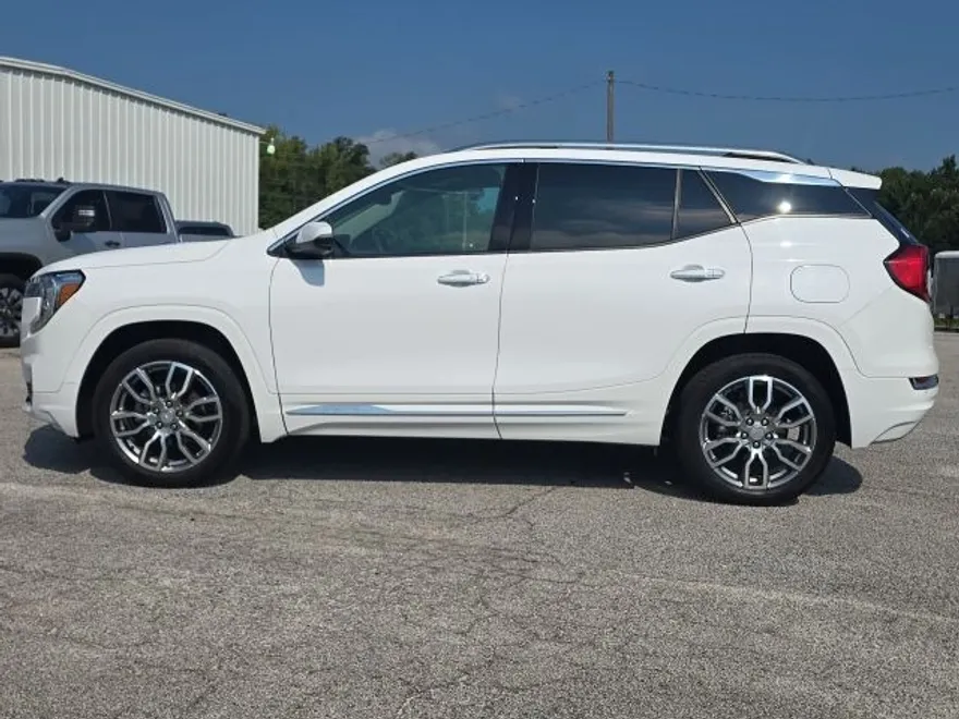 2024 Gmc Terrain Denali photo 1