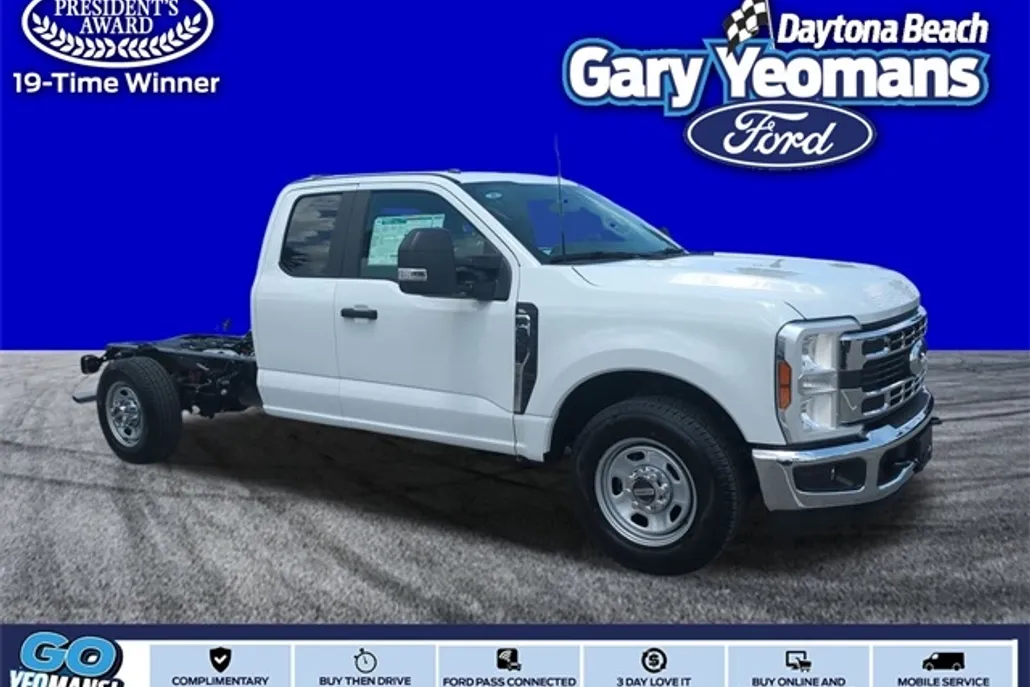 2025 Ford F-350 XL photo 1