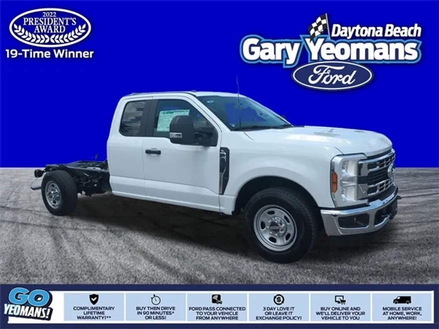 2025 Ford F-350 XL photo 1