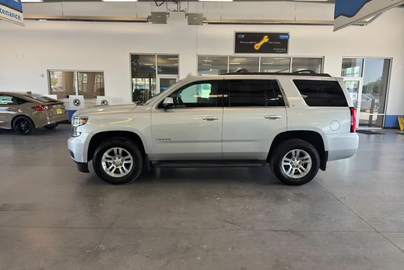 2015 Chevrolet Tahoe LT photo 1