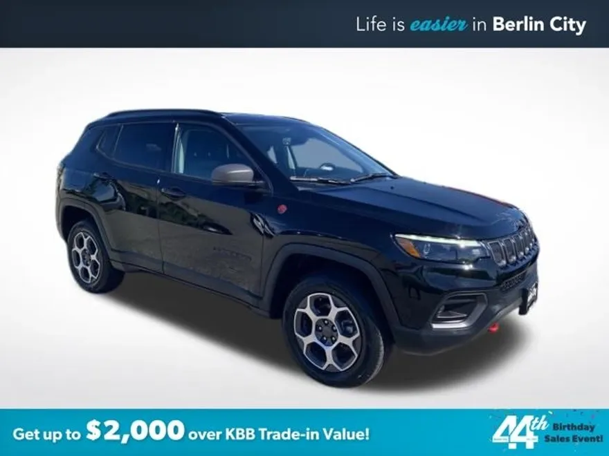 2022 Jeep Compass Trailhawk photo 1