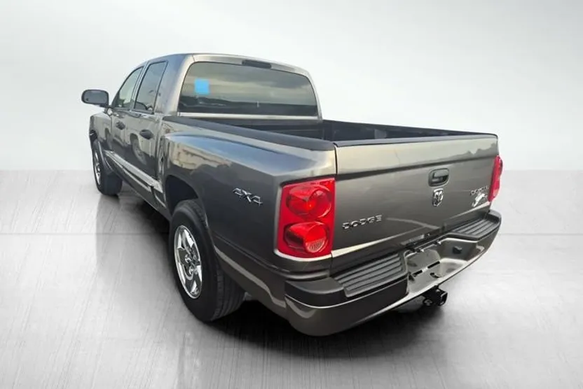 2009 Dodge Dakota SXT photo 1