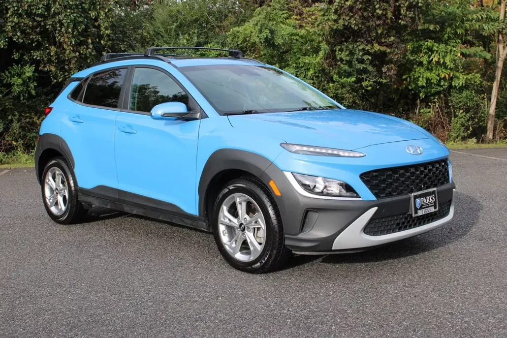 2022 Hyundai Kona SEL photo 1