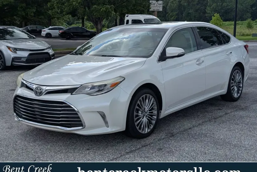 2017 Toyota Avalon Limited photo 1