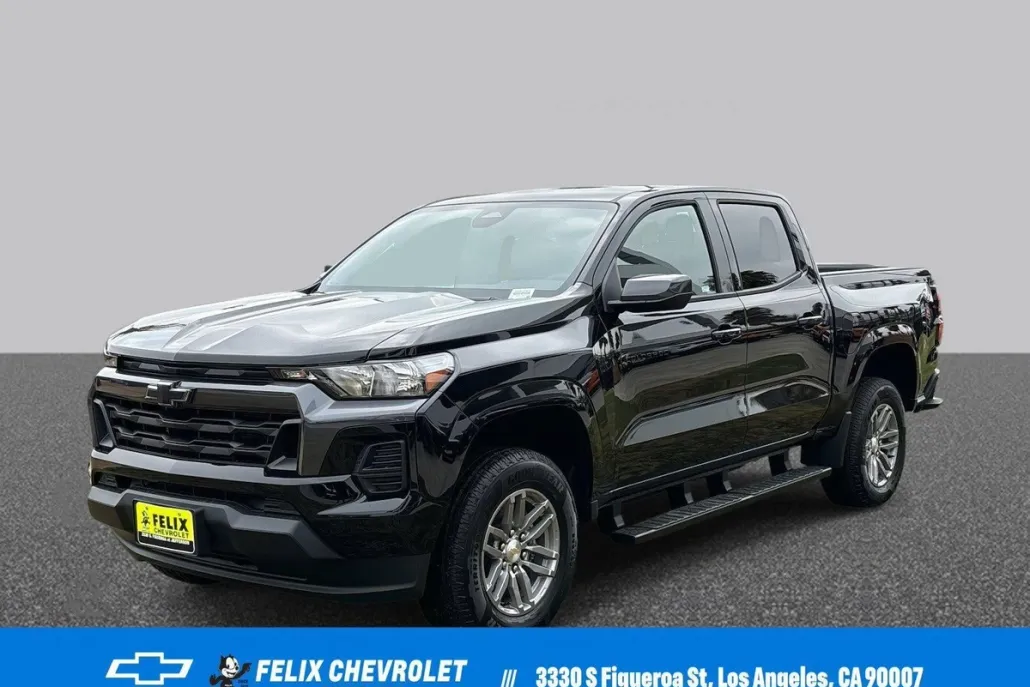 2025 Chevrolet Colorado Work Truck LT photo 1