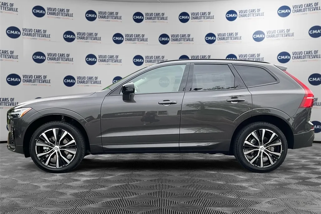 2025 Volvo XC60 B5 Plus photo 1
