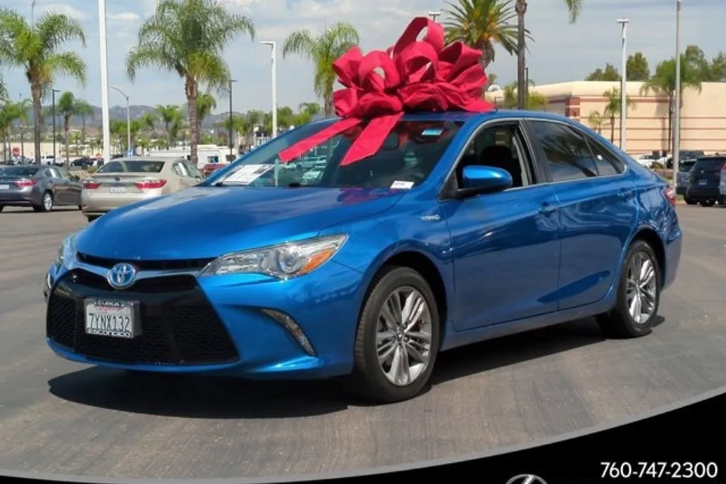 2017 Toyota Camry Hybrid SE photo 1