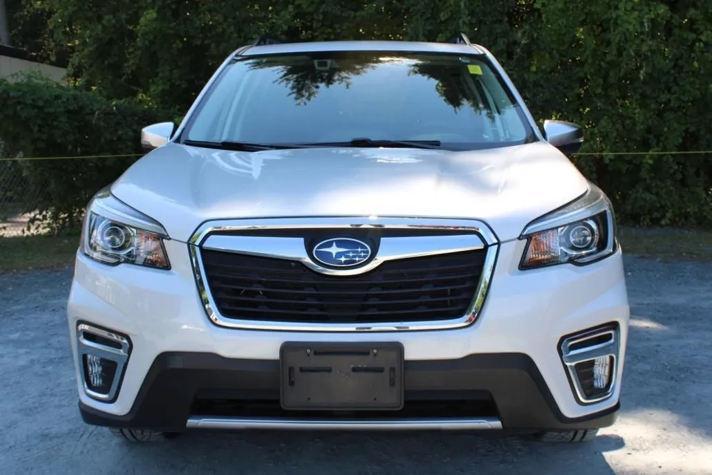 2019 Subaru Forester Touring photo 1