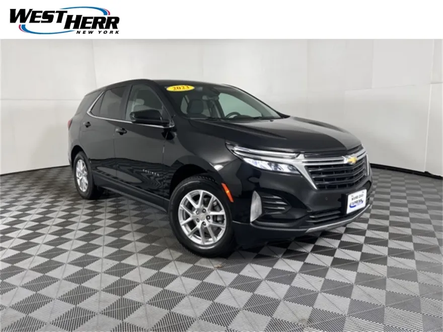 2023 Chevrolet Equinox LT photo 1