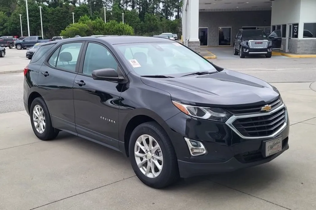 2021 Chevrolet Equinox LS photo 1
