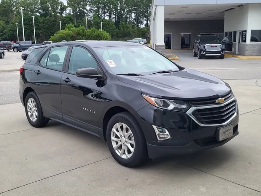 2021 Chevrolet Equinox LS photo 1