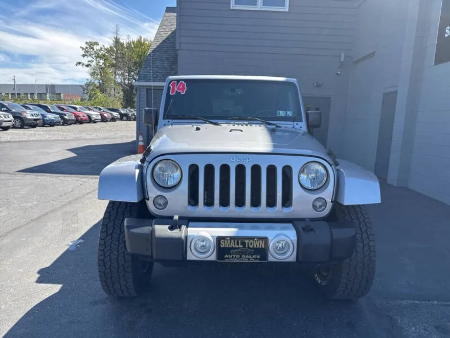 2014 Jeep Wrangler Unlimited Sahara photo 1