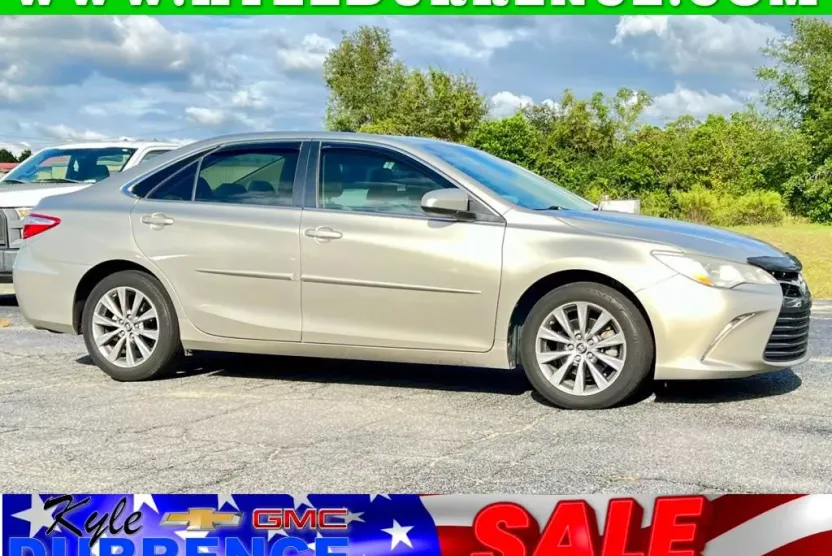 2017 Toyota Camry XSE V6 photo 1