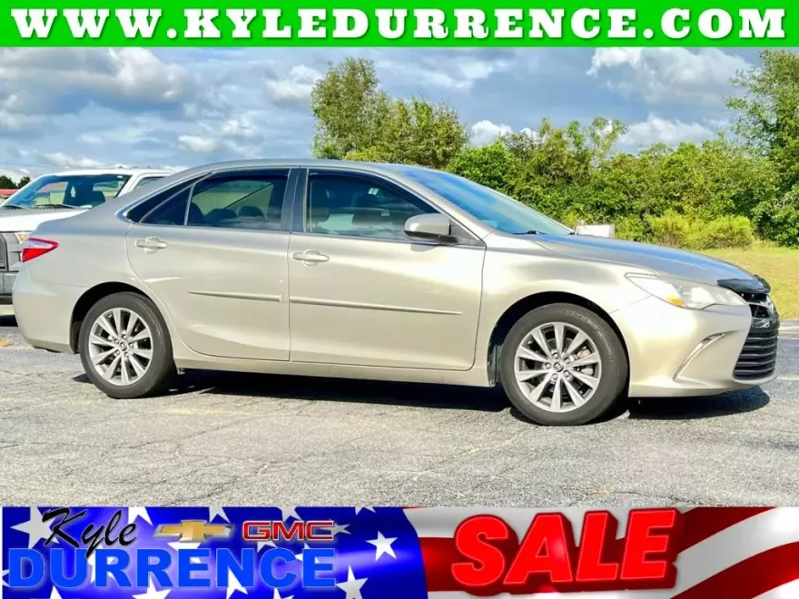 2017 Toyota Camry XSE V6 photo 1