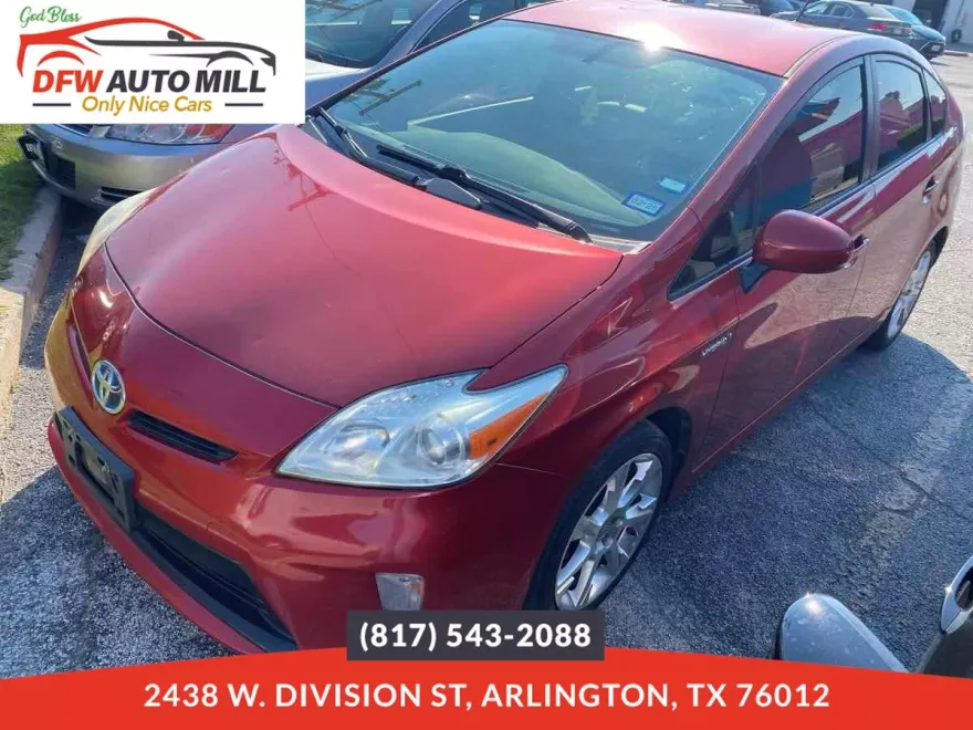 2013 Toyota Prius Four photo 1