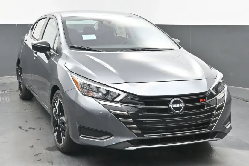 2025 Nissan Versa SR photo 1