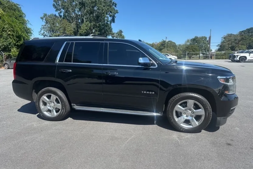 2018 Chevrolet Tahoe Premier photo 1