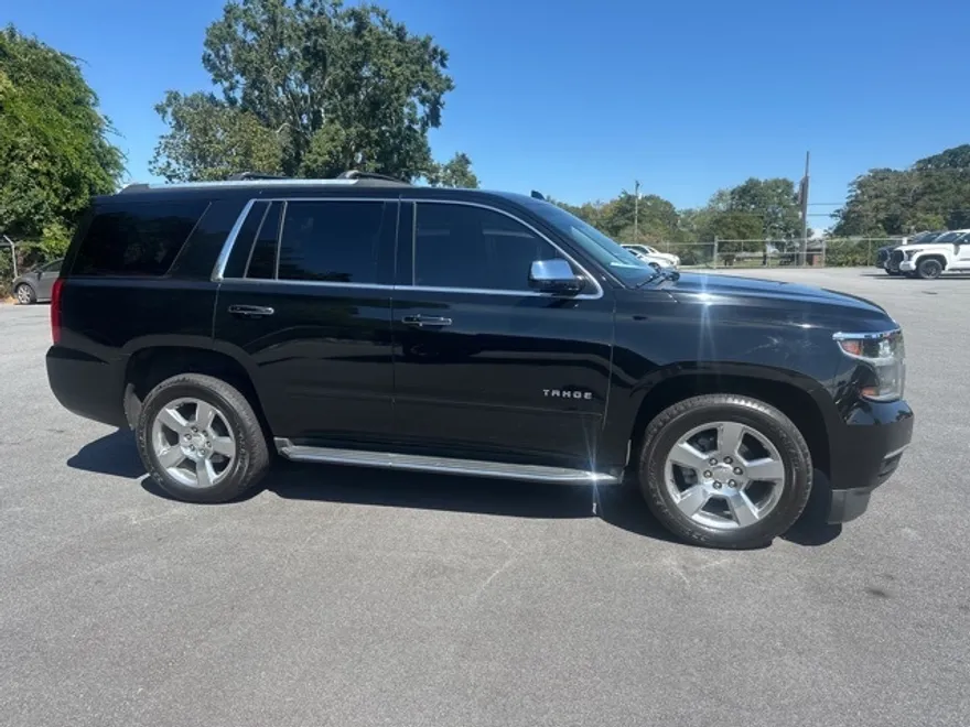 2018 Chevrolet Tahoe Premier photo 1