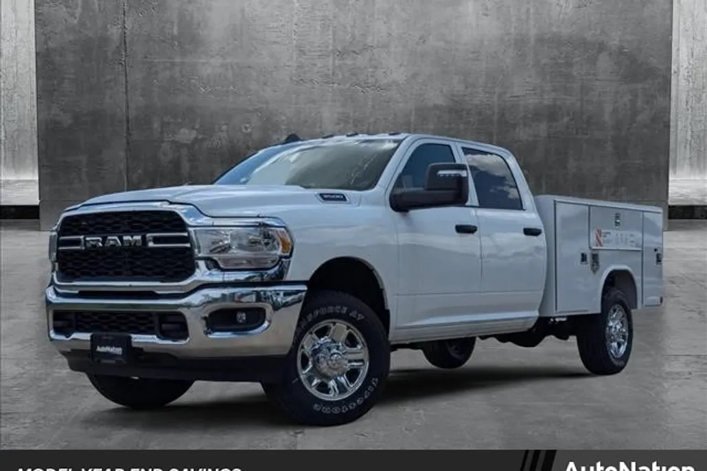 2024 Ram 3500 Tradesman photo 1