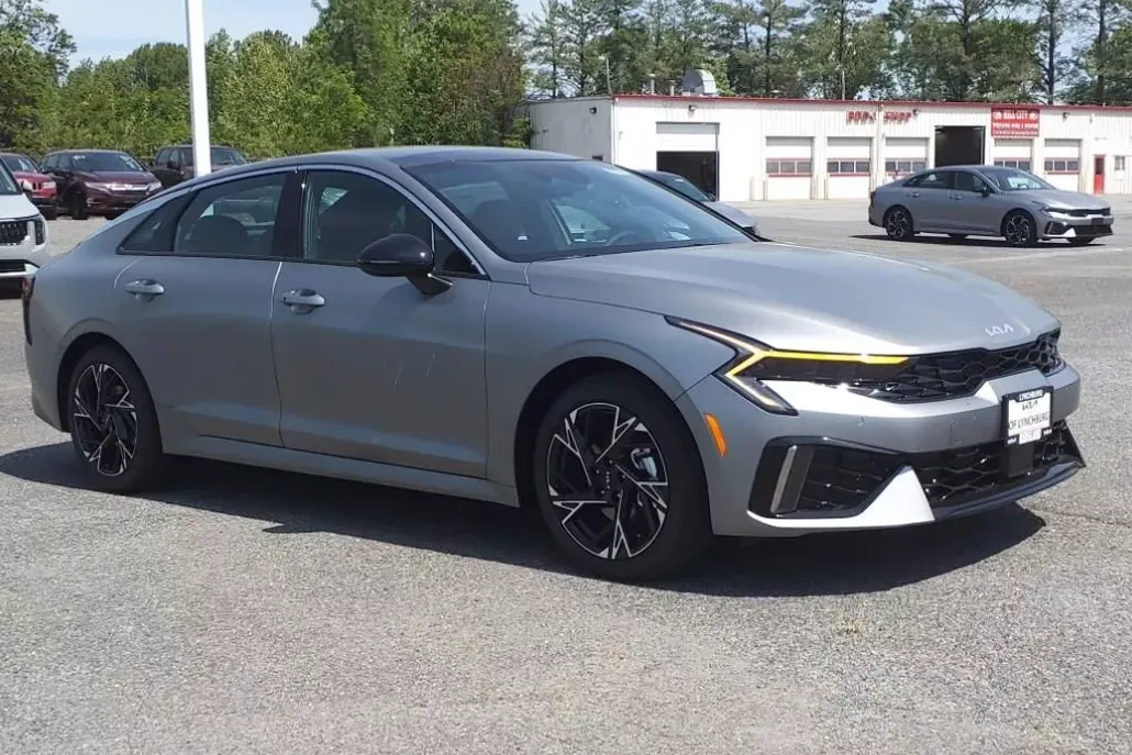 2025 Kia K5 GT-Line photo 1