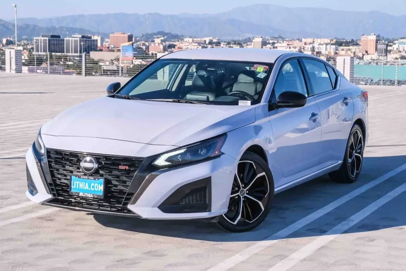 2024 Nissan Altima 2.5 SR photo 1