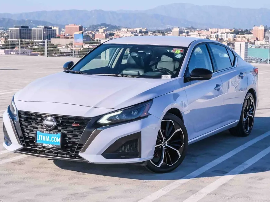 2024 Nissan Altima 2.5 SR photo 1