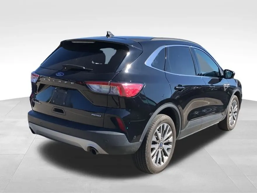 2021 Ford Escape Titanium photo 1