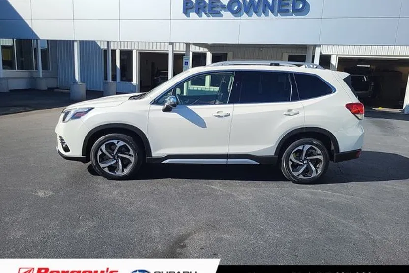 2022 Subaru Forester Touring photo 1