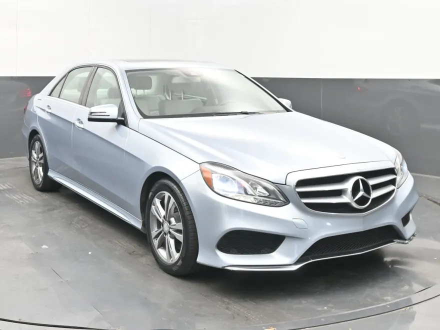 2015 Mercedes Benz E 350 photo 1