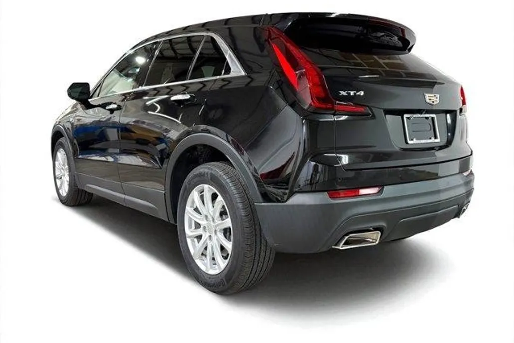 2023 Cadillac XT4 Luxury photo 1