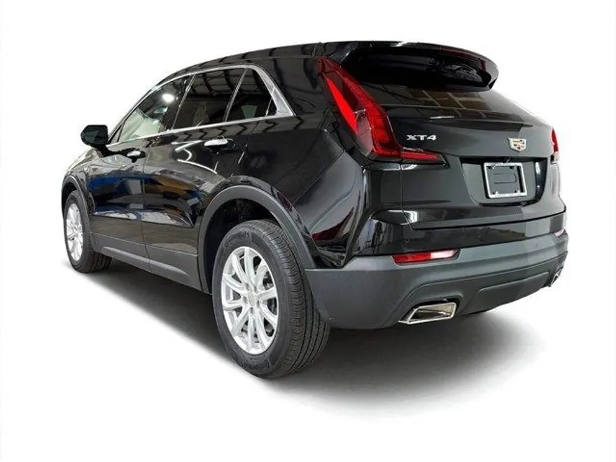 2023 Cadillac XT4 Luxury photo 1