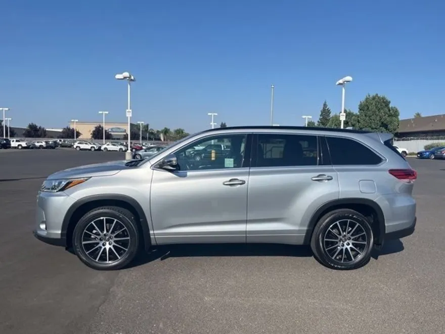 2017 Toyota Highlander SE XLE photo 1