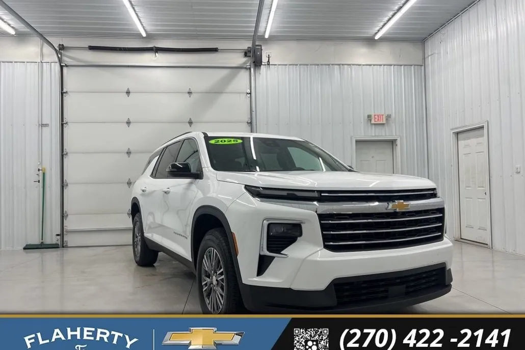 2025 Chevrolet Traverse photo 1