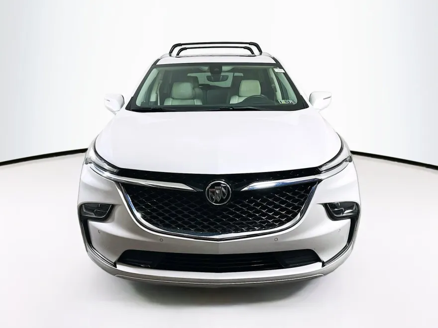 2023 Buick Enclave Avenir photo 1