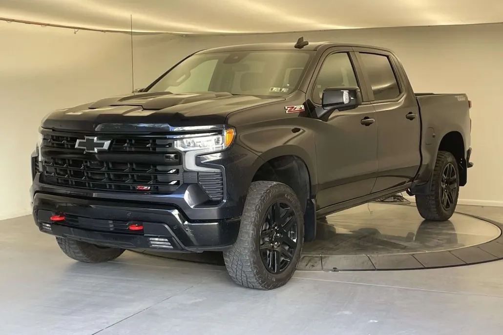 2024 Chevrolet Silverado 1500 LT Trail Boss photo 1
