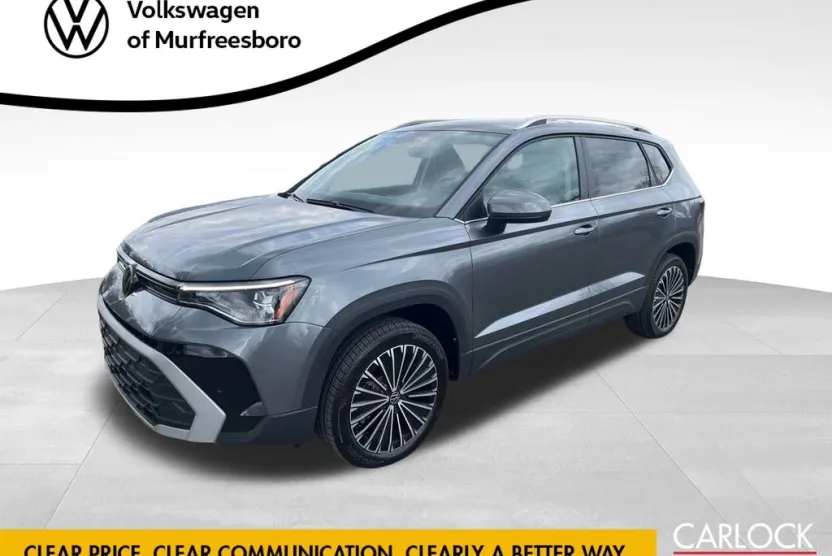 2025 Volkswagen Taos SE photo 1