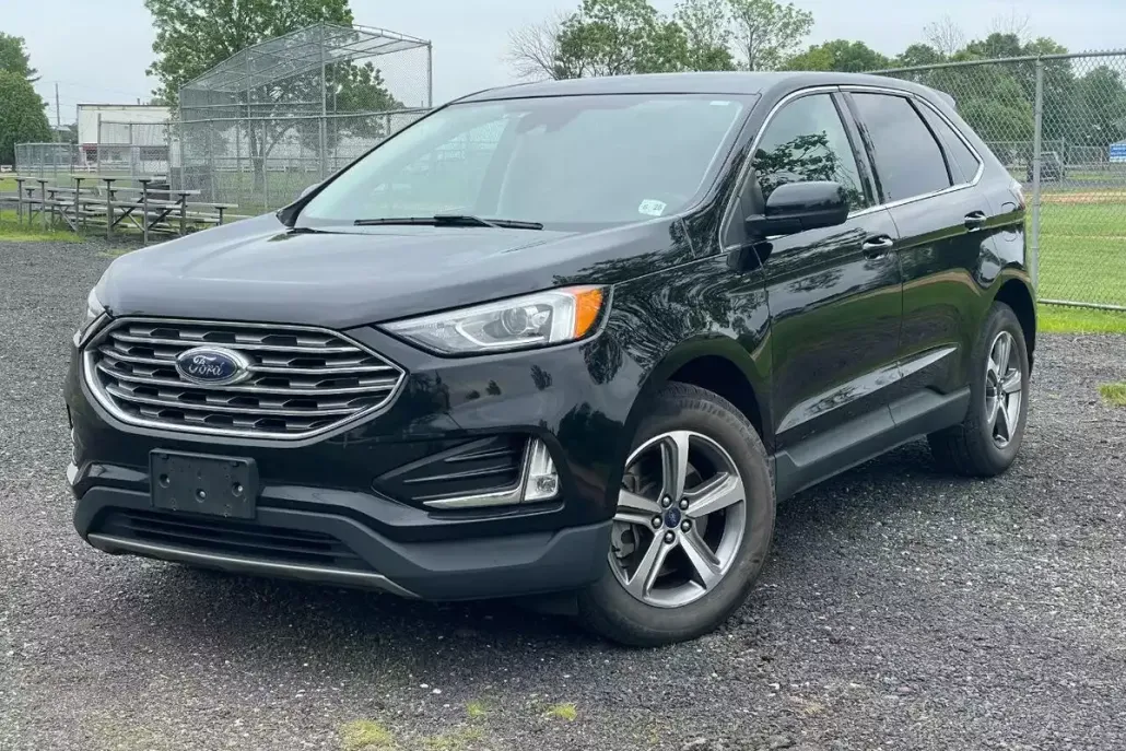 2021 Ford Edge SEL photo 1