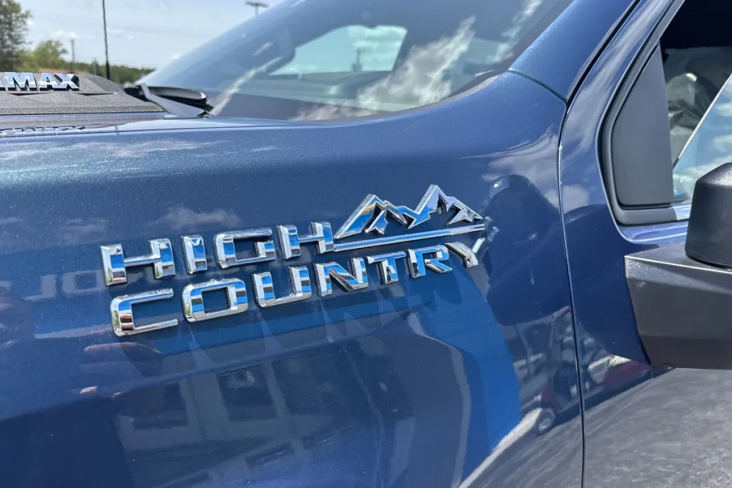 2025 Chevrolet Silverado 2500HD High Country photo 1