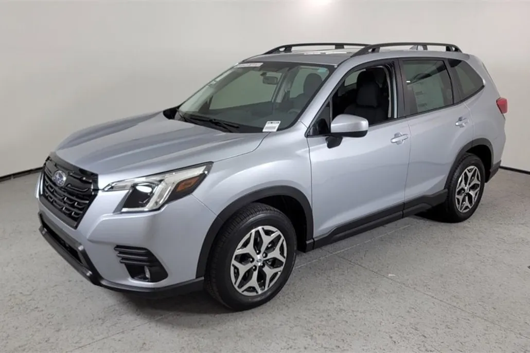 2024 Subaru Forester Premium photo 1