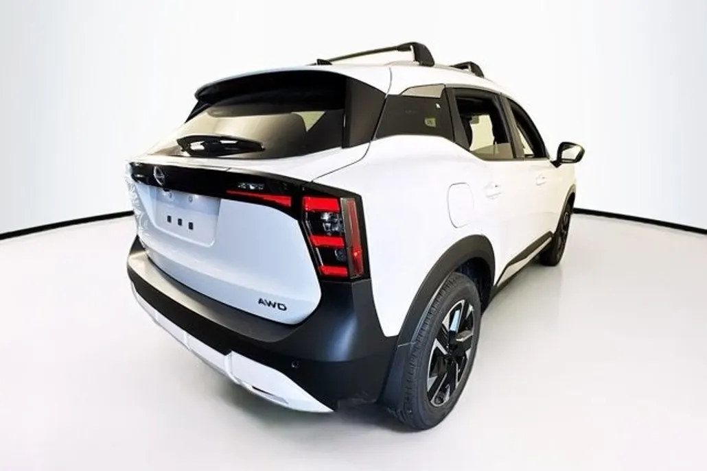 2026 Nissan Kicks SV photo 1