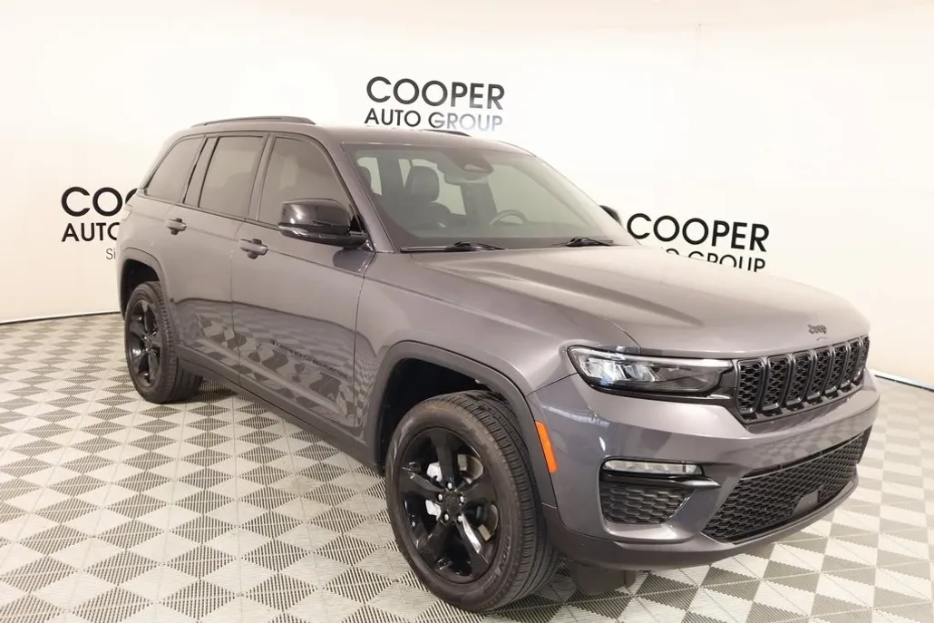 2024 Jeep Grand Cherokee Limited photo 1