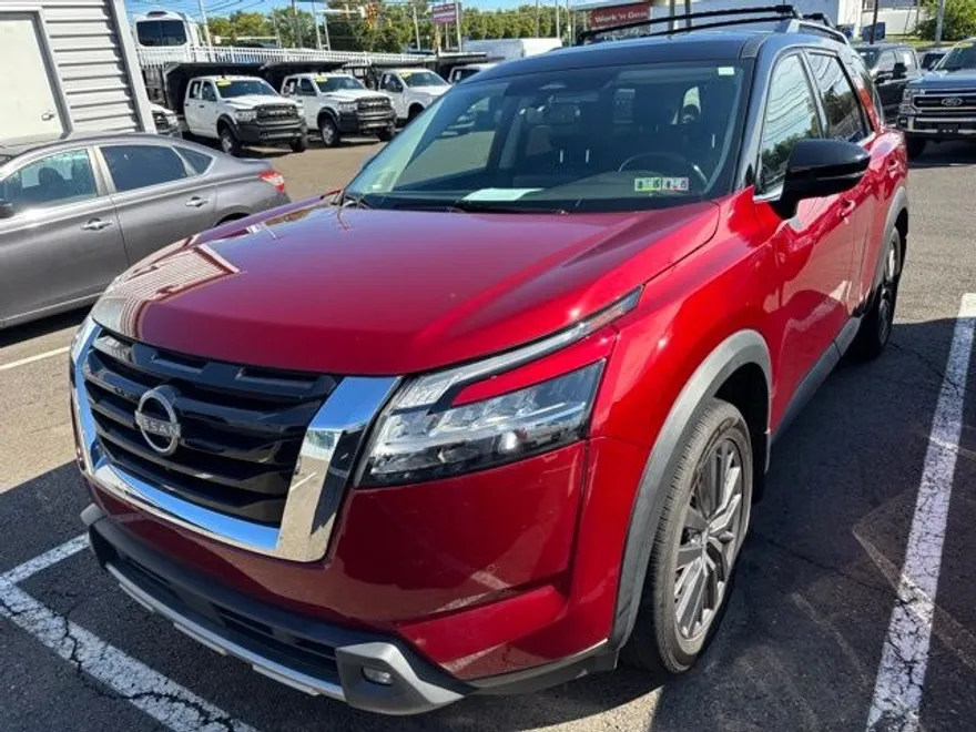2022 Nissan Pathfinder SL photo 1